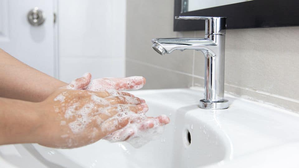 שטפו היטב את הידיים